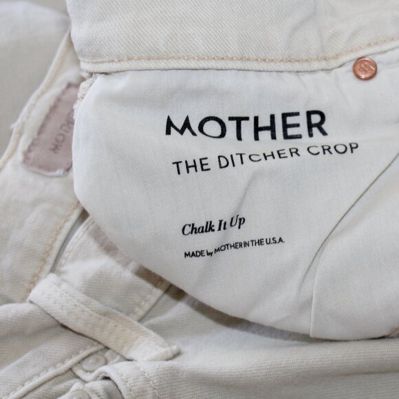 Mother Denim Ditcher Crop in Chalk it Up - Picture 5 of 6